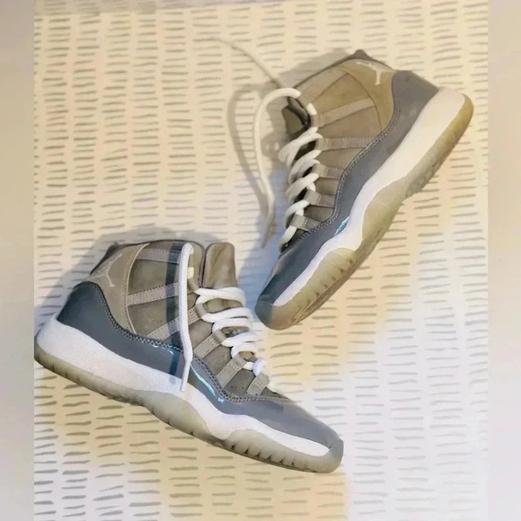 Nike Air Jordan 11 Cool Grey - Picture 8 of 11